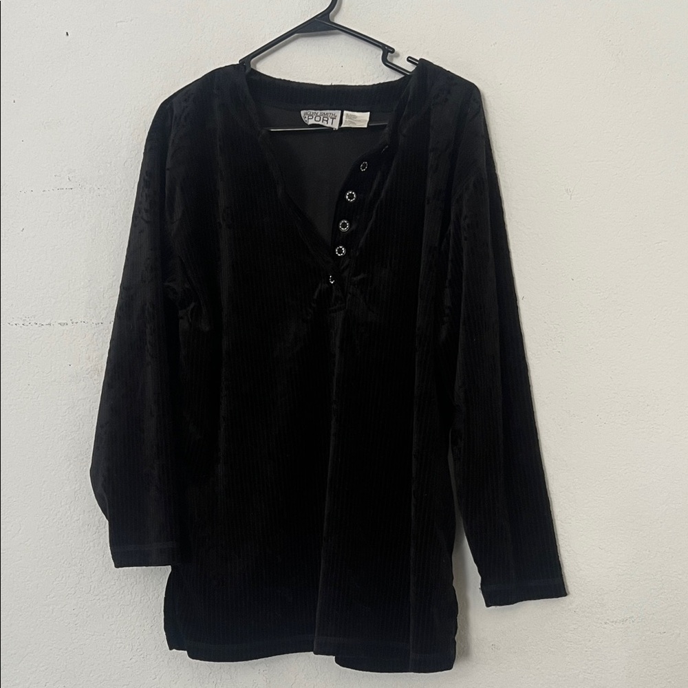 Jaclyn Smith Elegant Black Long Sleeve Tee
